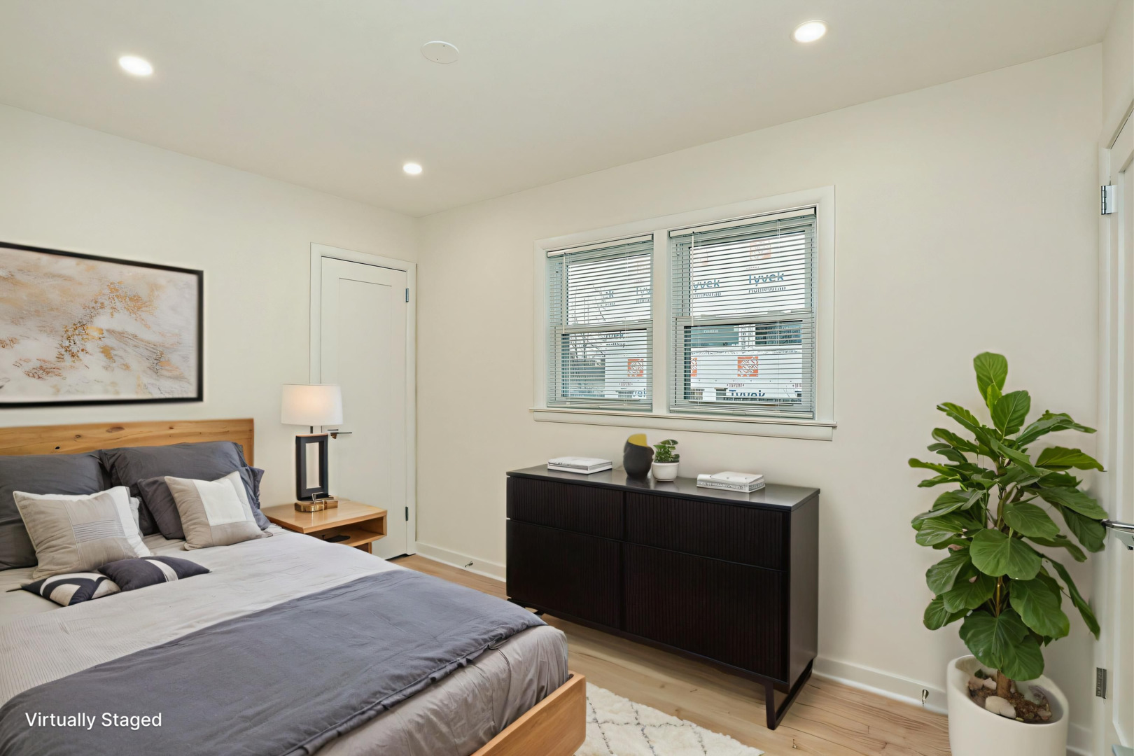 4533 North Keystone Avenue Chicago, IL 60630 - Photo 7 of 26