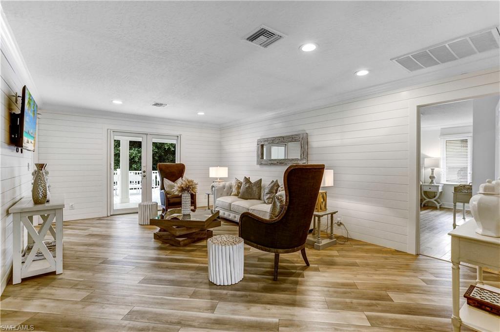 370 6th Avenue South Naples, FL 34102 - Photo 15 of 50