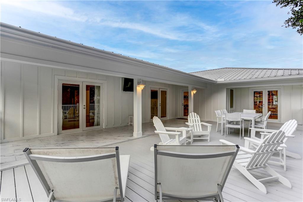 370 6th Avenue South Naples, FL 34102 - Photo 4 of 50