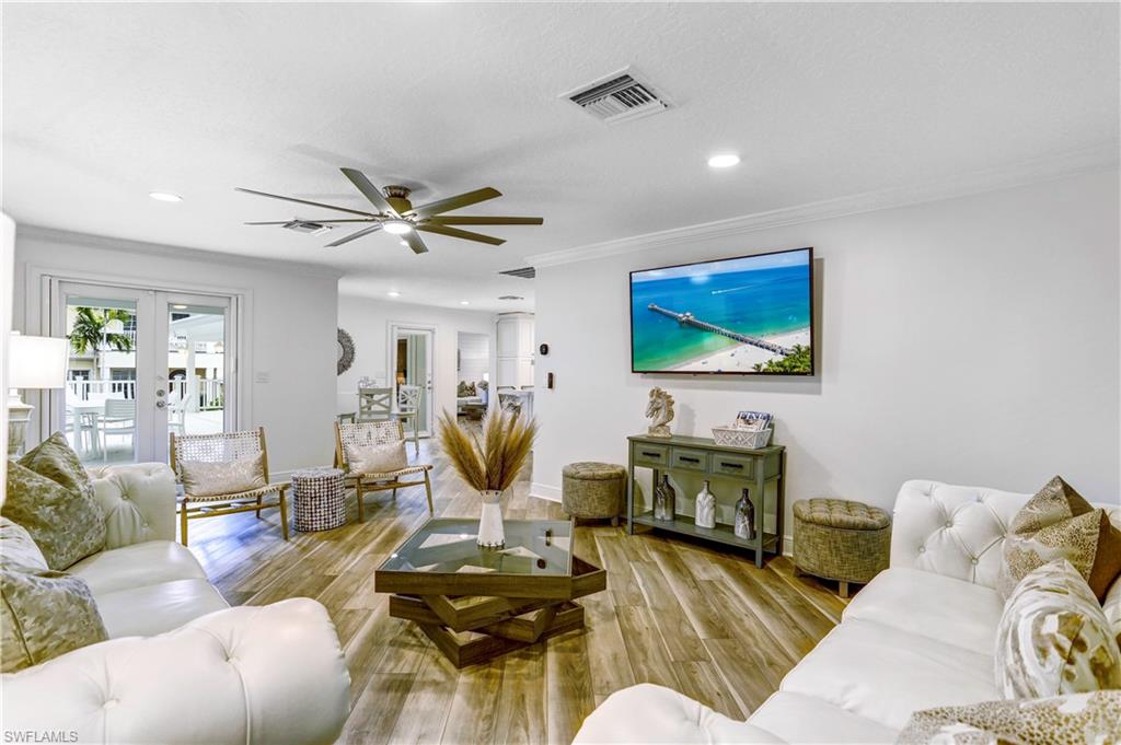 370 6th Avenue South Naples, FL 34102 - Photo 7 of 50