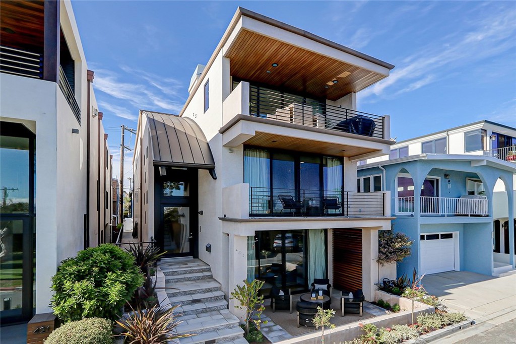 425 26th Street Manhattan Beach, CA 90266 - Photo 1 of 55 a view of a building with sitting area