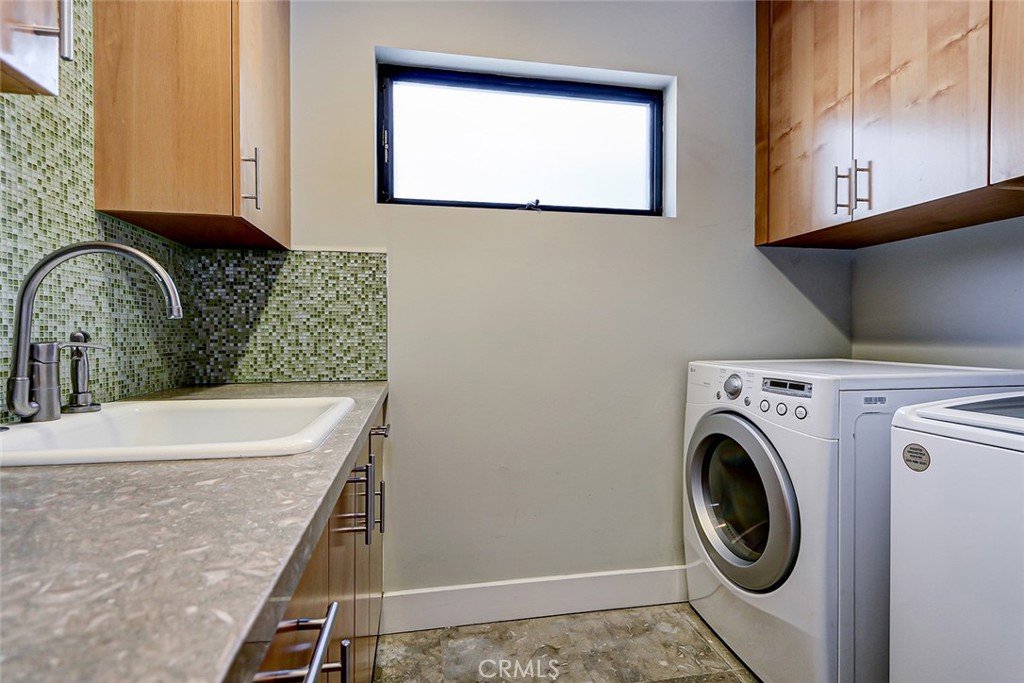 425 26th Street Manhattan Beach, CA 90266 - Photo 46 of 55 a view of utility room