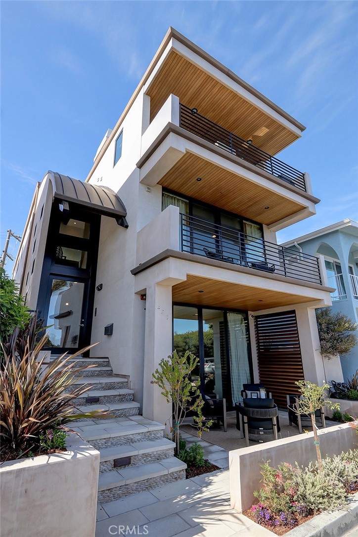 425 26th Street Manhattan Beach, CA 90266 - Photo 55 of 55 a view of a house with sitting area