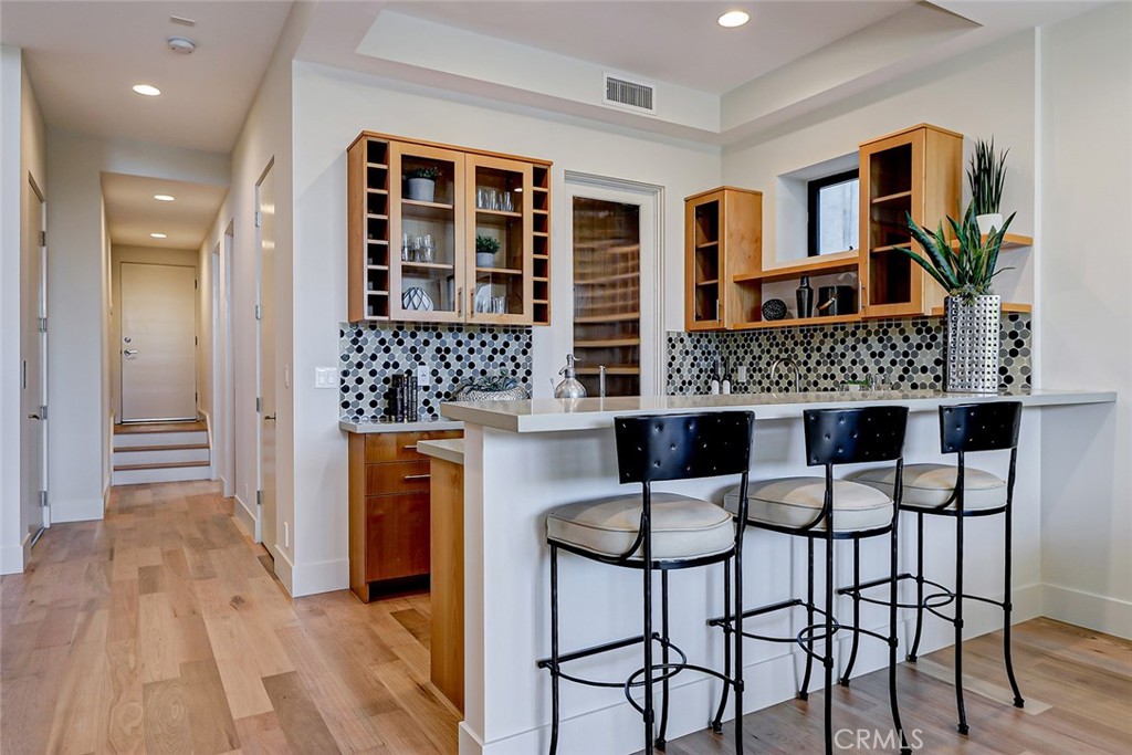425 26th Street Manhattan Beach, CA 90266 - Photo 6 of 55 a dining room with furniture and window
