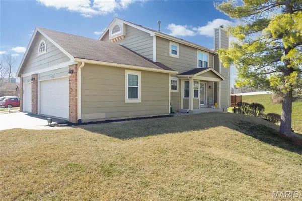 $240,000 | 12075 Autumn Lakes Drive, Maryland Heights, MO 63043