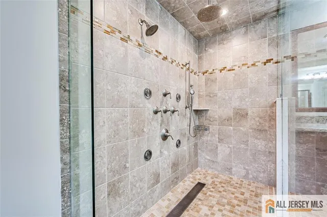 $6,000 | 6 Condor Court, Monmouth Junction, NJ 08852