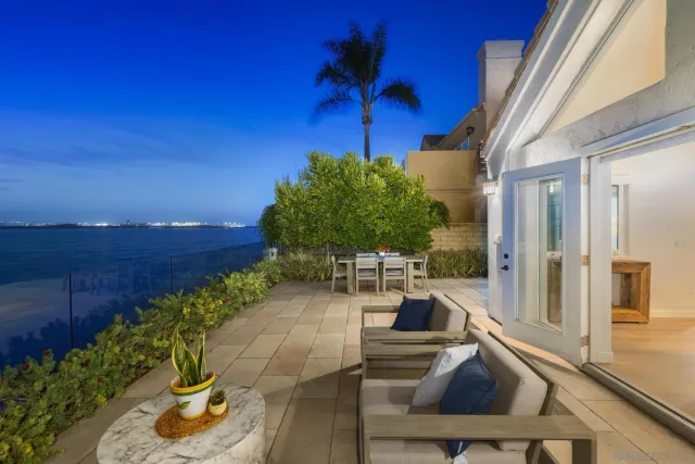 $3,895,000 | 55 Spinnaker Way, Coronado, CA 92118
