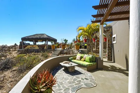 $3,599,000 | 1 Arriba De Lane, Roca, OUTSIDE OF THE US 99999