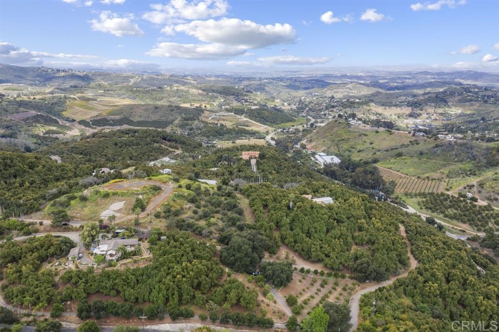 4015 Hollyhill Road Vista, CA 92084 - Photo 8 of 19