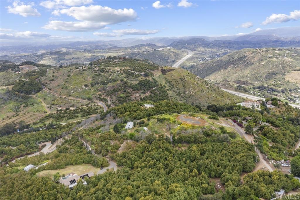 4015 Hollyhill Road Vista, CA 92084 - Photo 10 of 19