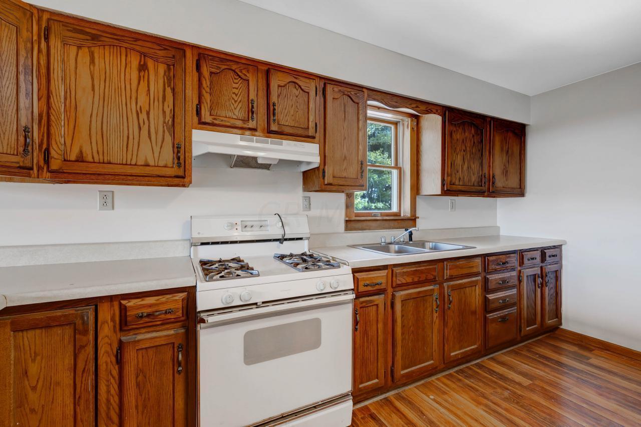 3860 Ridgely Tract Road Southeast Heath, OH 43056 - Photo 13 of 47 13. Kitchen