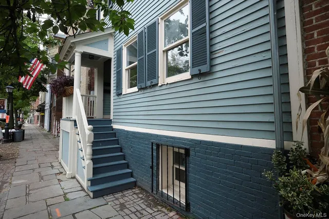 $2,650 | 95 Liberty Street, Unit 1, Newburgh, NY 12550