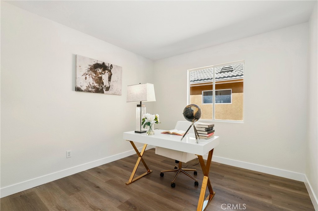 46 Nebraska Irvine, CA 92606 - Photo 17 of 36 a workspace with furniture and wooden floor