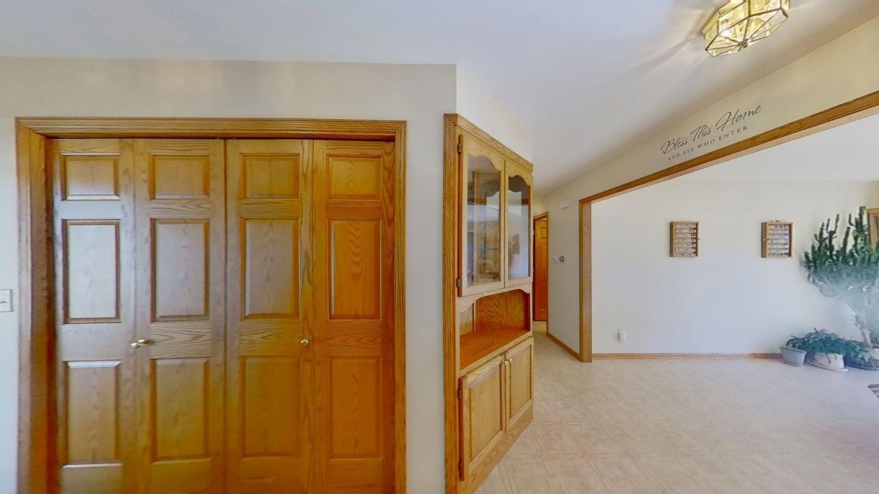 401 South Bruce Street Marshall, MN 56258 - Photo 8 of 45