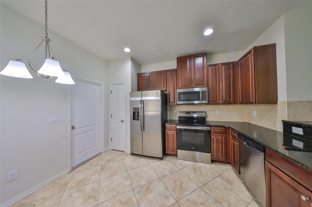 2138 Broadway View Avenue Brandon, FL 33510 - Photo 4 of 37