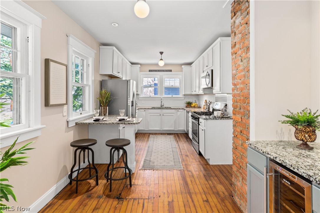 2937 Edgehill Road Cleveland, OH 44118 - Photo 12 of 32 Gallery Image 12