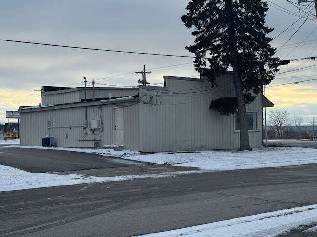 908 North Wayne Street Angola, IN 46703 - Photo 6 of 8