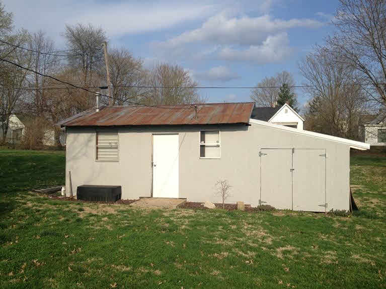 115 Spring Grove Avenue Salem, IN 47167 - Photo 3 of 16 Gallery Image 3