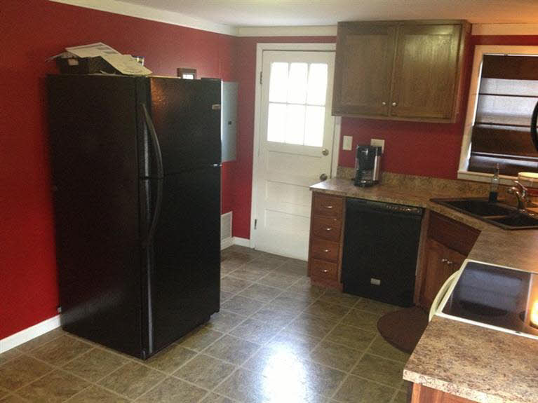 115 Spring Grove Avenue Salem, IN 47167 - Photo 10 of 16 Gallery Image 10