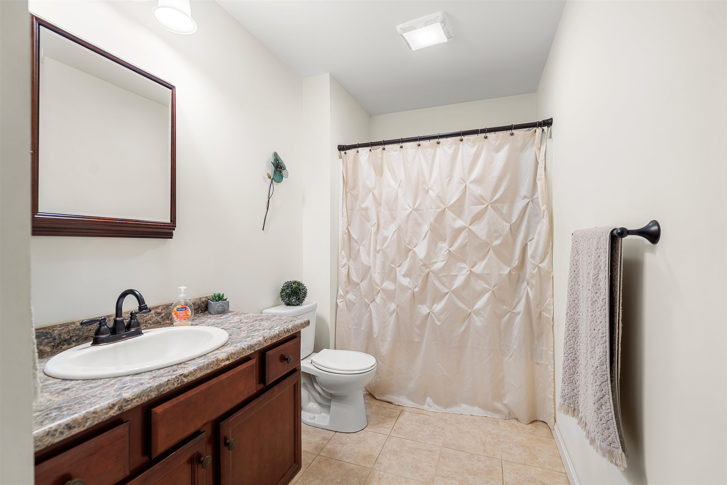138 Exeter Road, Unit 23 Epping, NH 03042 - Photo 4 of 16