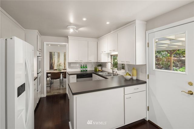 $985,000 | 15537 11th Avenue Northeast, Shoreline, WA 98155