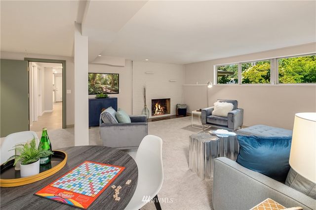 $985,000 | 15537 11th Avenue Northeast, Shoreline, WA 98155