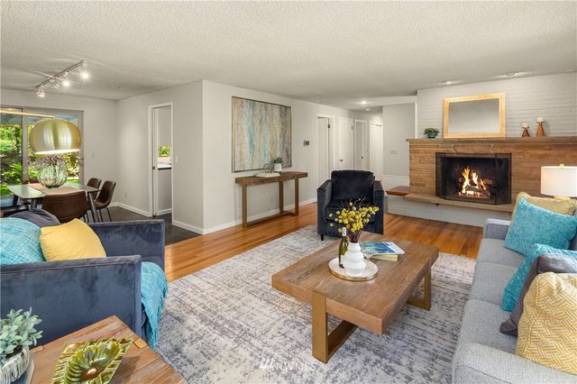 $985,000 | 15537 11th Avenue Northeast, Shoreline, WA 98155