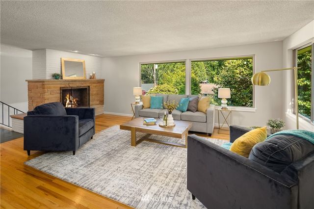 $985,000 | 15537 11th Avenue Northeast, Shoreline, WA 98155