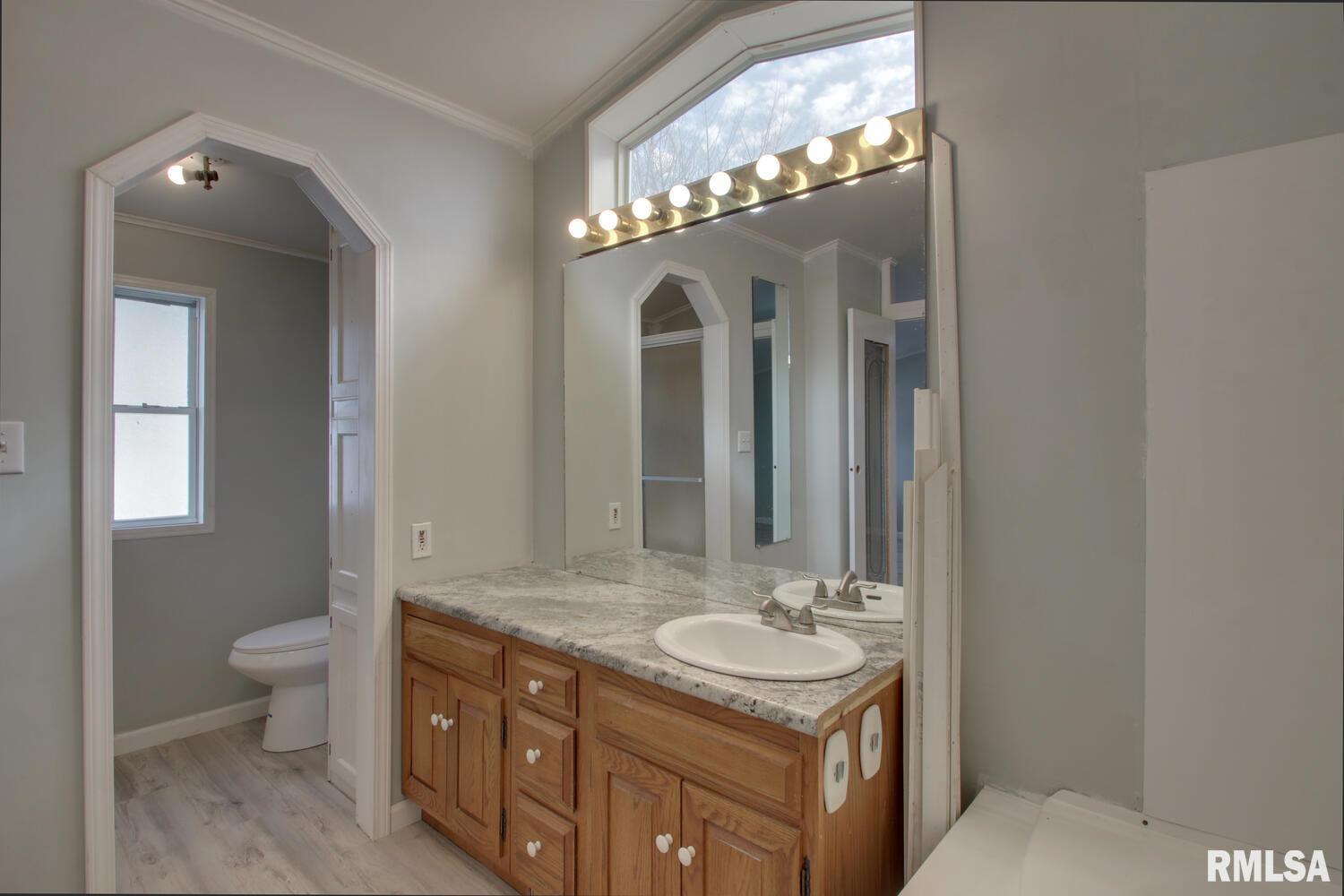 1512 Dewees Avenue Quincy, IL 62305 - Photo 8 of 10