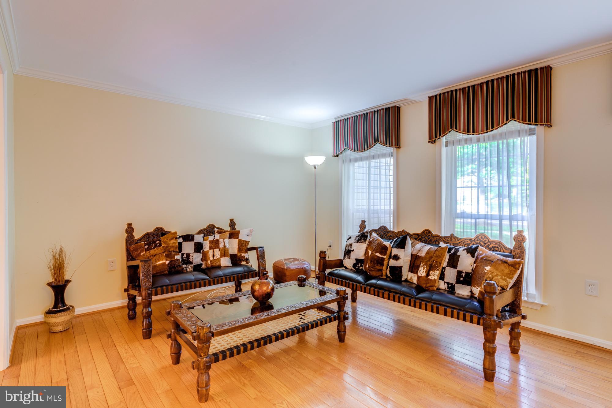 8560 Bauer Drive Springfield, VA 22152 - Photo 3 of 30