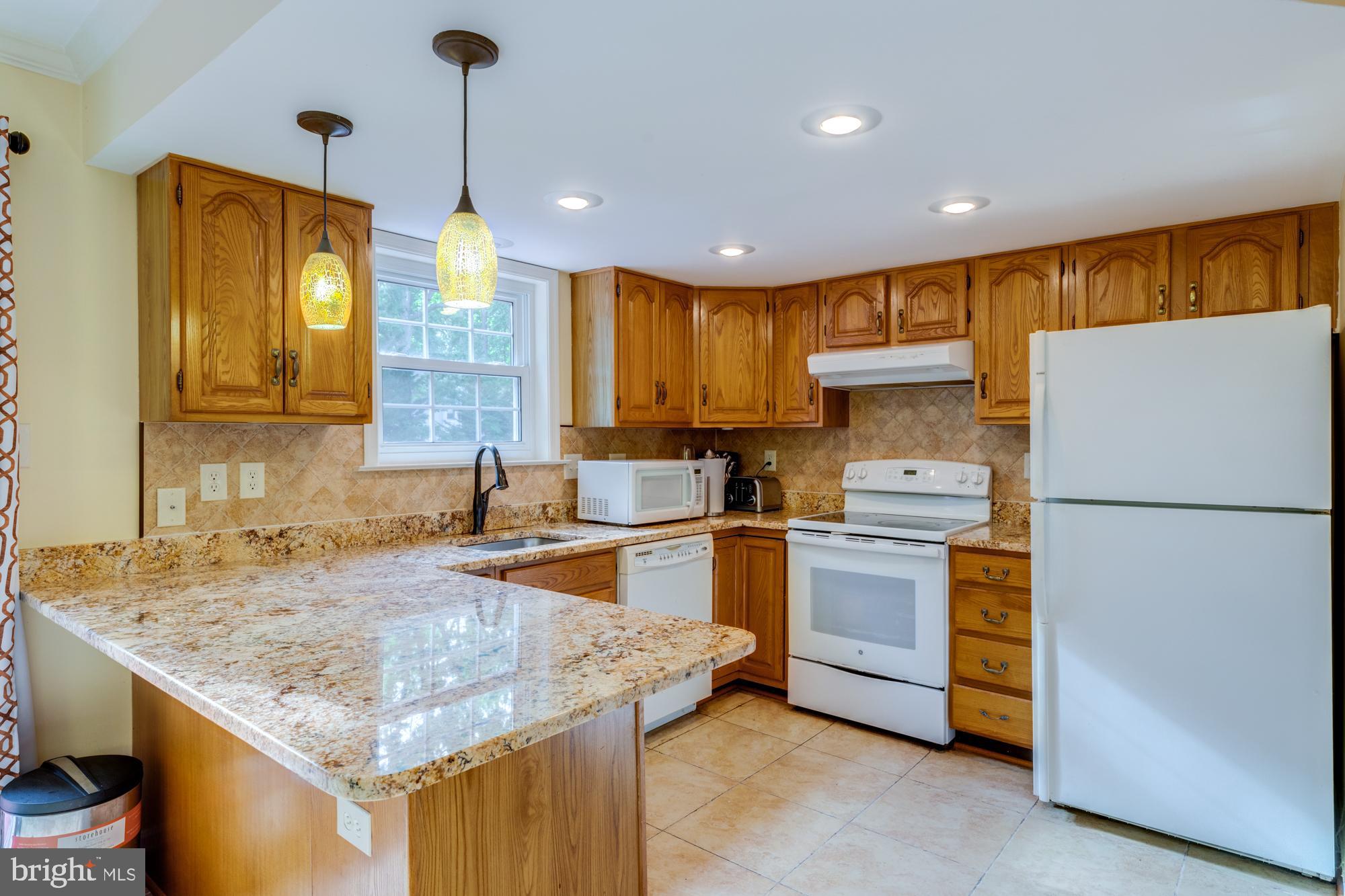 8560 Bauer Drive Springfield, VA 22152 - Photo 8 of 30