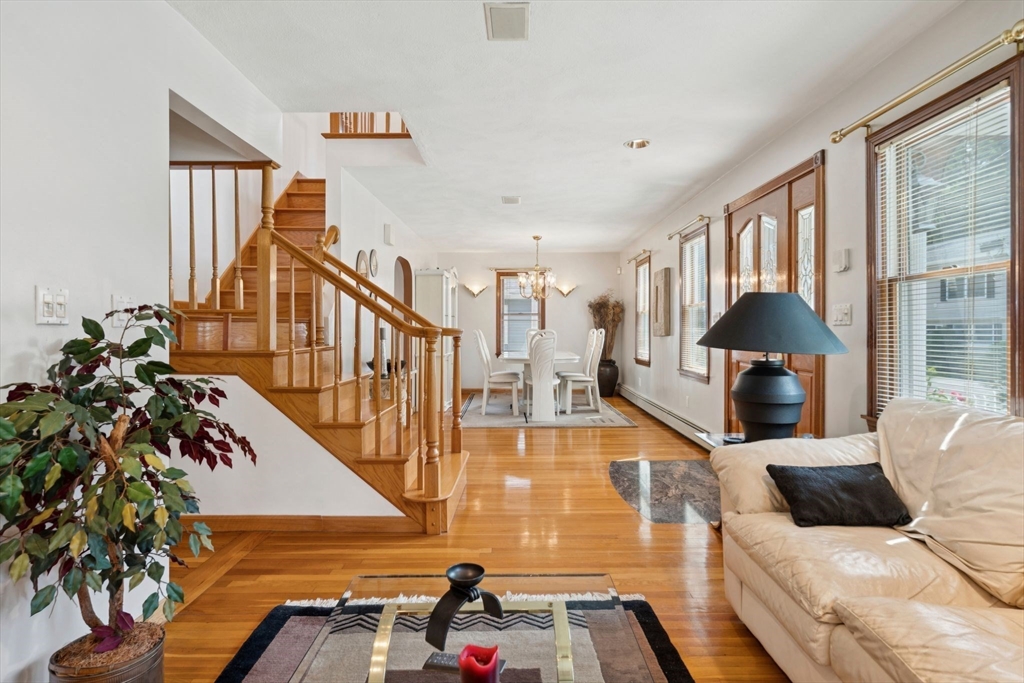 42 Woodland Road Wakefield, MA 01880 - Photo 11 of 41