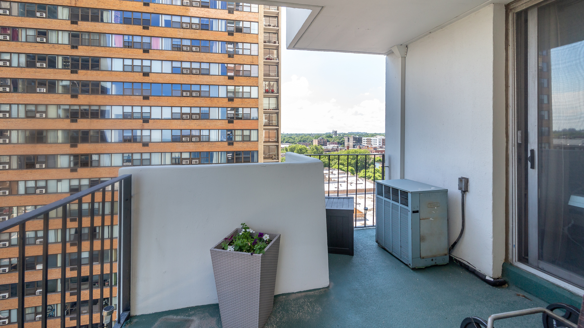 6033 North Sheridan Road, Unit 10L Chicago, IL 60660 - Photo 13 of 23