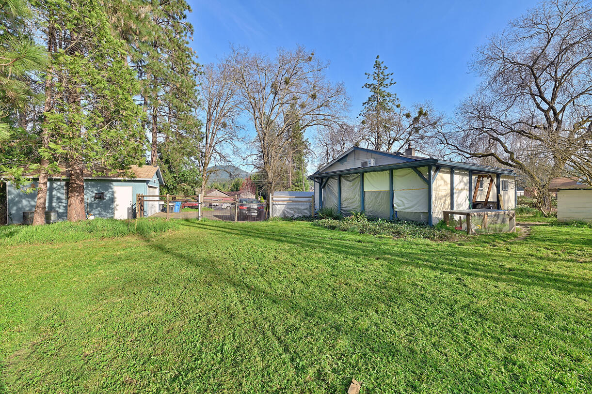 3614 New Hope Road Grants Pass, OR 97527 - Photo 21 of 26 23