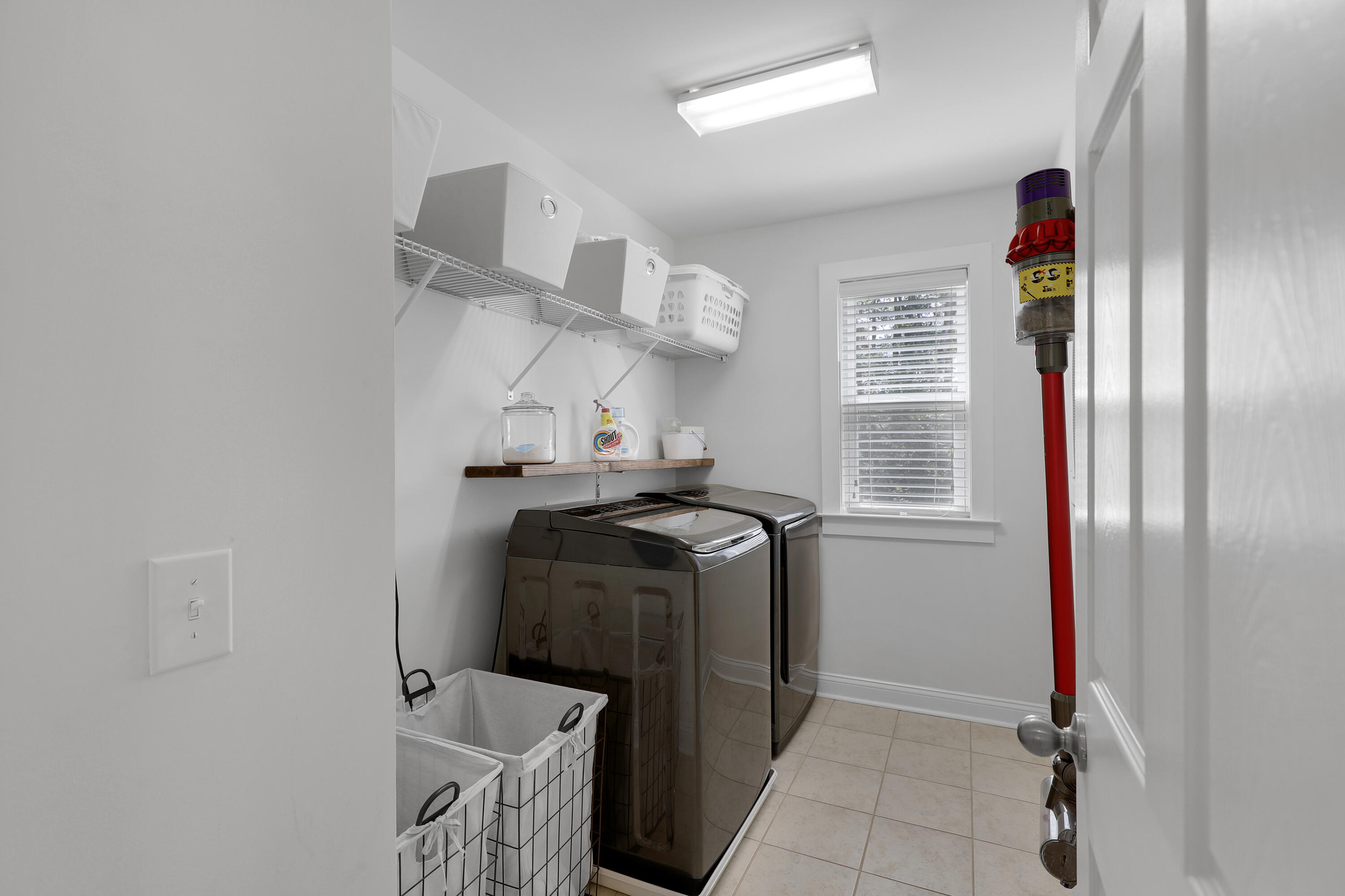 1508 Roustabout Way Charleston, SC 29414 - Photo 22 of 43 1508 Roustabout Laundry Room Off of Seco