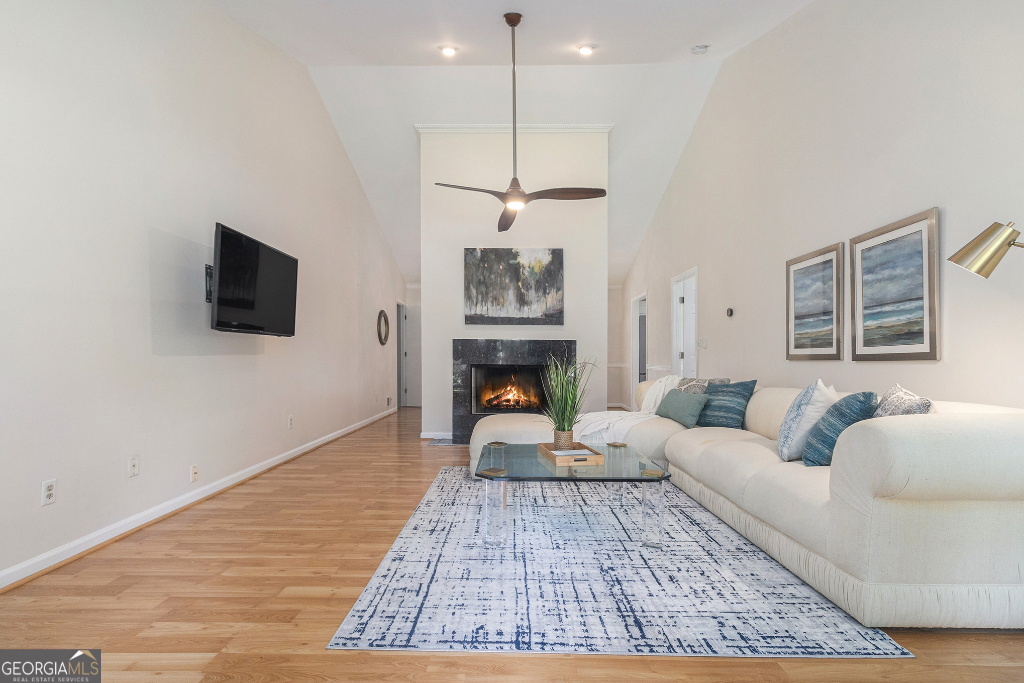 1402 McLendon Drive Decatur, GA 30033 - Photo 2 of 26 spacious living area with vaulted ceilings