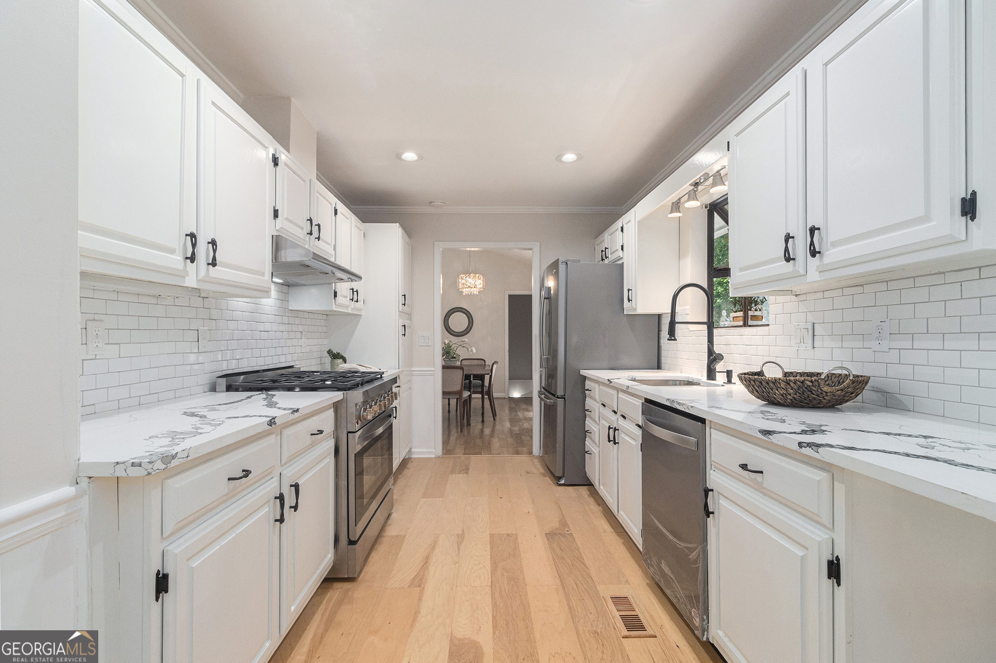1402 McLendon Drive Decatur, GA 30033 - Photo 6 of 26 sit-in kitchen w/ view to back yard