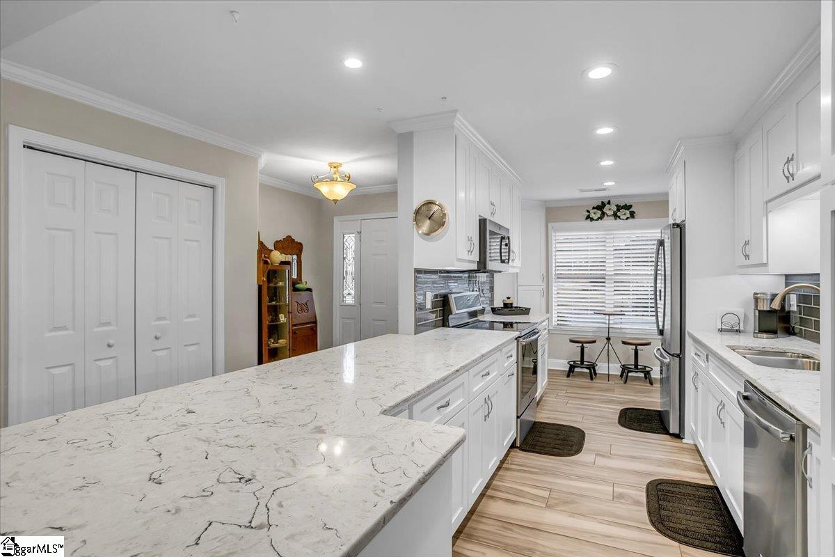 18 Enoree View Drive Greer, SC 29650 - Photo 9 of 43