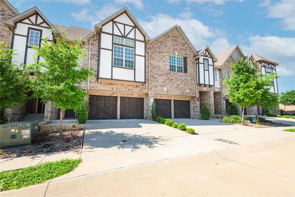 $2,800 | 107 Harwood Drive, Unit C13, Lewisville, TX 75067