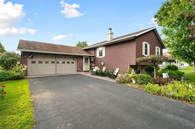 $379,900 | 7989 Northwood Drive, Rome, NY 13440