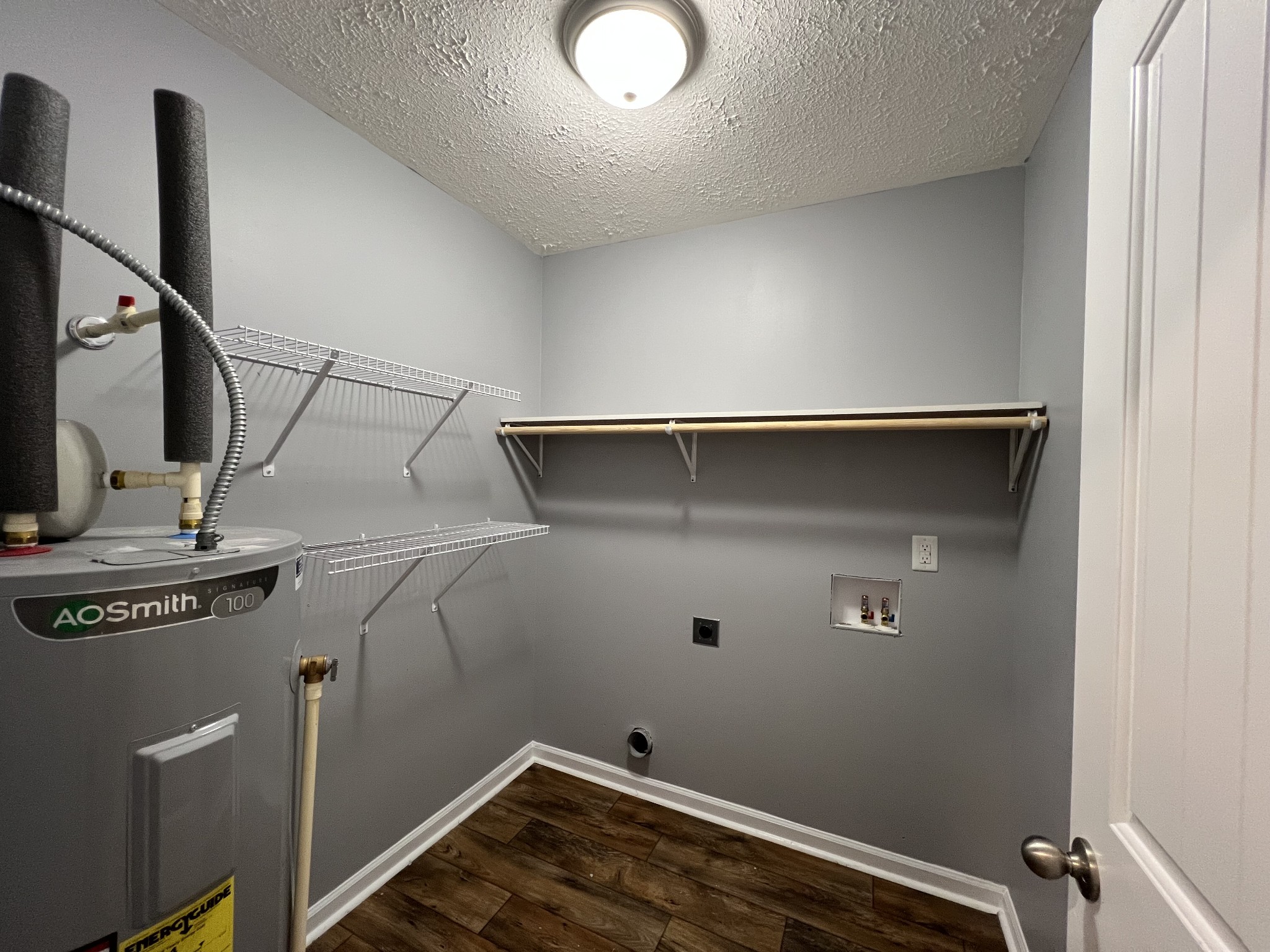 750 Bunker Hill Road Pulaski, TN 38478 - Photo 31 of 36 a close view of closet