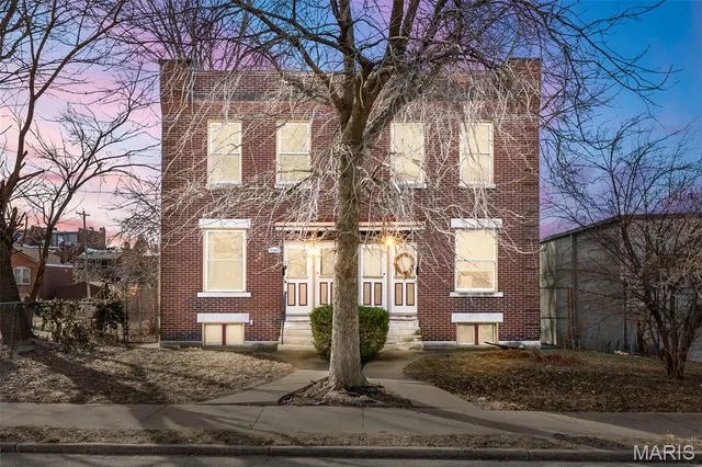 $330,000 | 2206 Victor Street, St. Louis, MO 63104