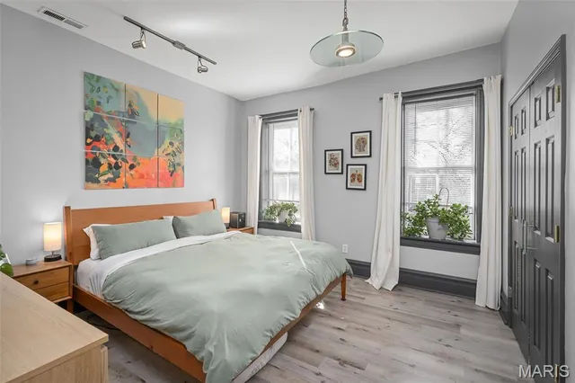 $330,000 | 2206 Victor Street, St. Louis, MO 63104