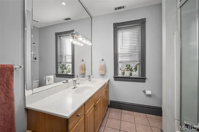 $330,000 | 2206 Victor Street, St. Louis, MO 63104