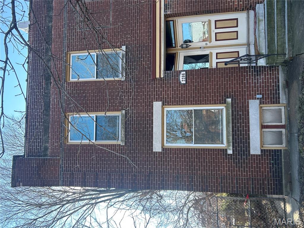 2206 Victor Street St. Louis, MO 63104 - Photo 2 of 2