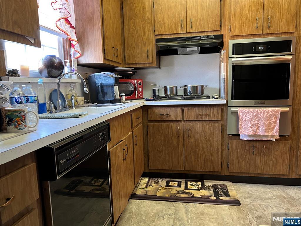 23 Koster Street, Unit 1 Wallington, NJ 07057 - Photo 5 of 10