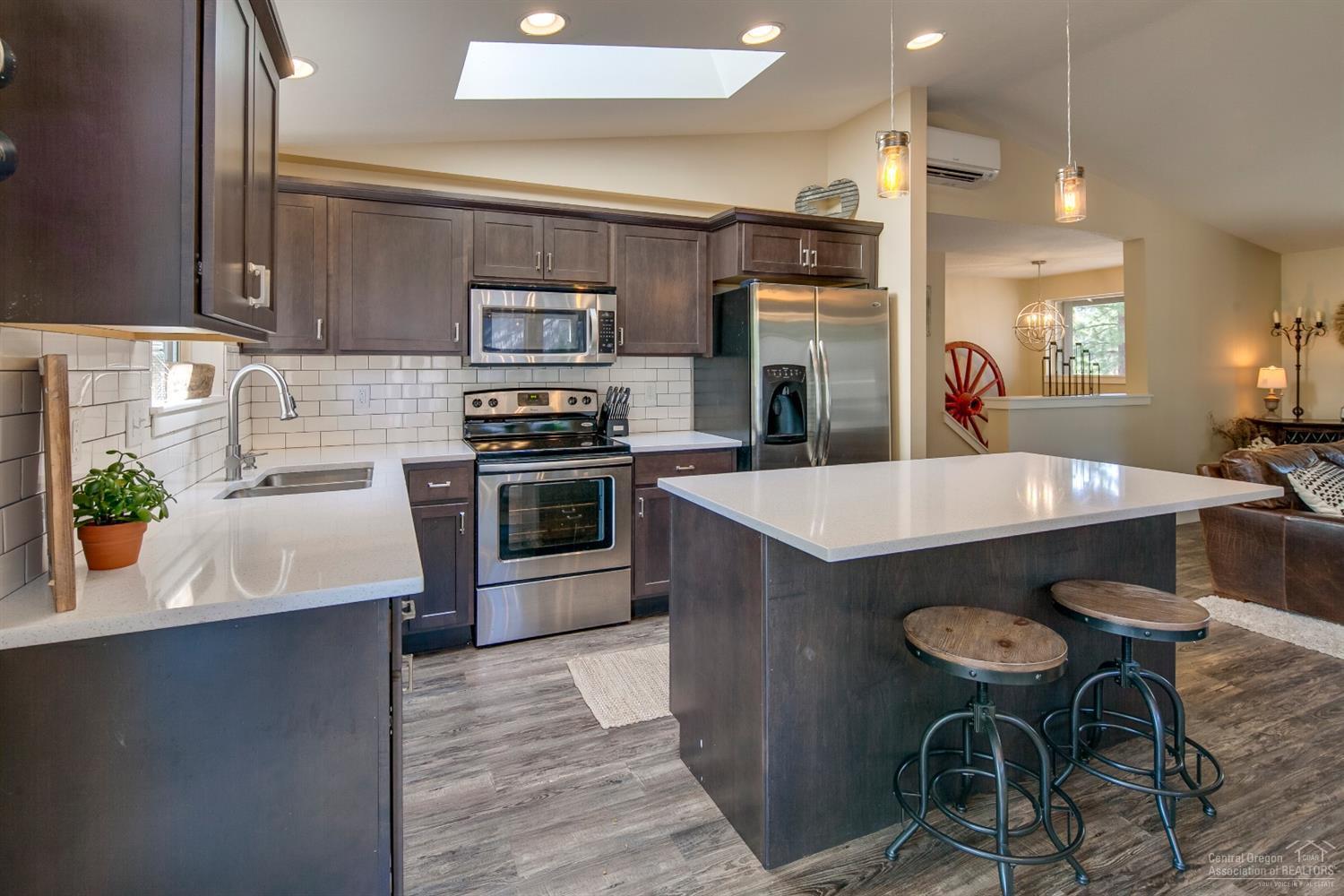 60175 Cheyenne Road Bend, OR 97702 - Photo 7 of 24 Gallery Image 7