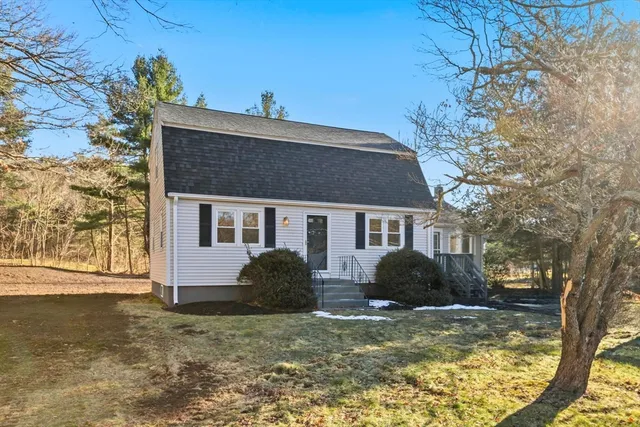 $589,900 | 553 Union Street, East Bridgewater, MA 02333