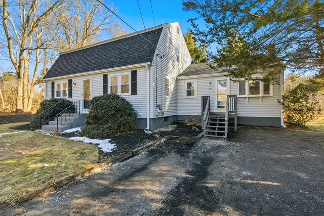 $589,900 | 553 Union Street, East Bridgewater, MA 02333