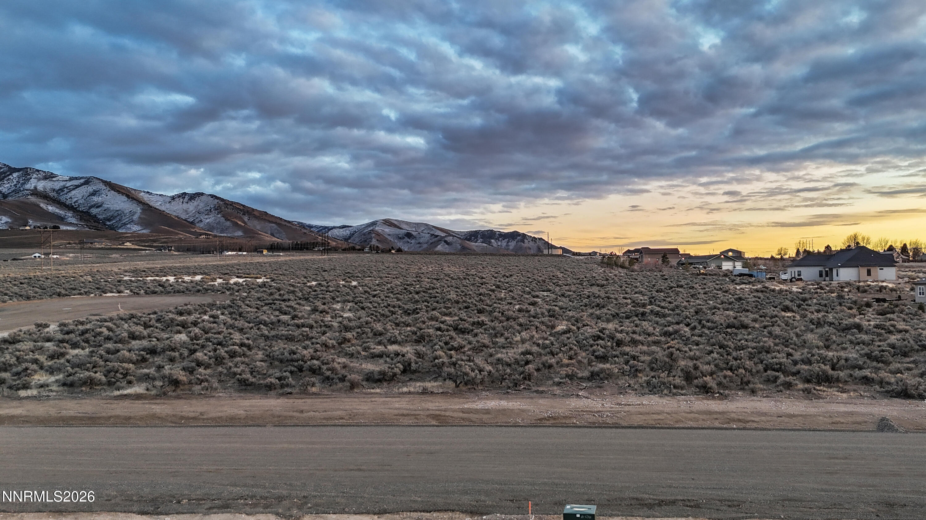a view of a sky from a yard